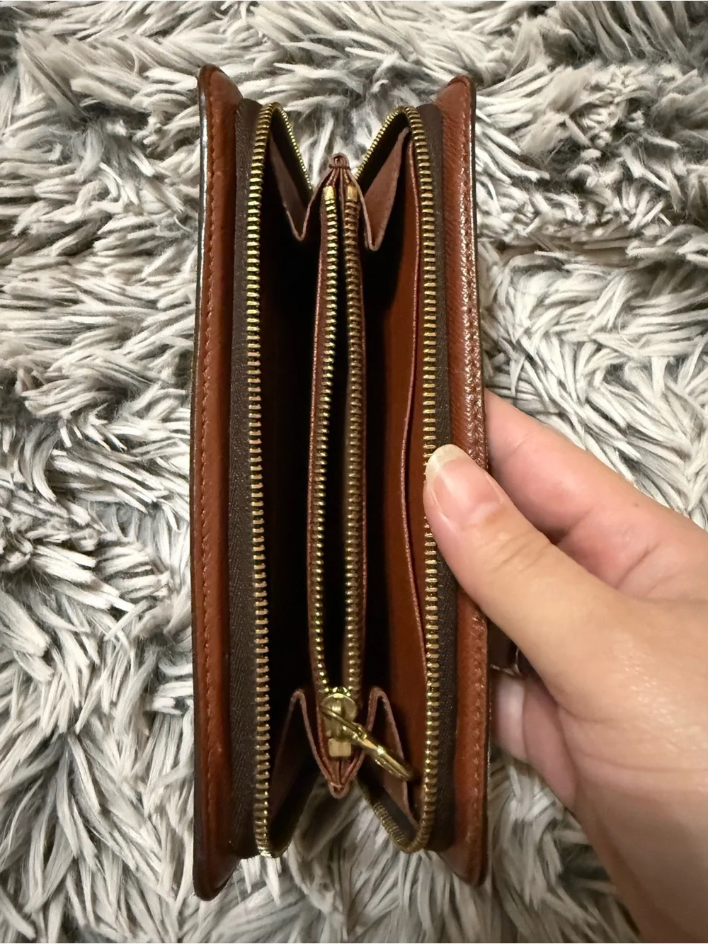 Louis Vuitton Monogram Zip Around Vintage Wallet - Picture 12 of 14